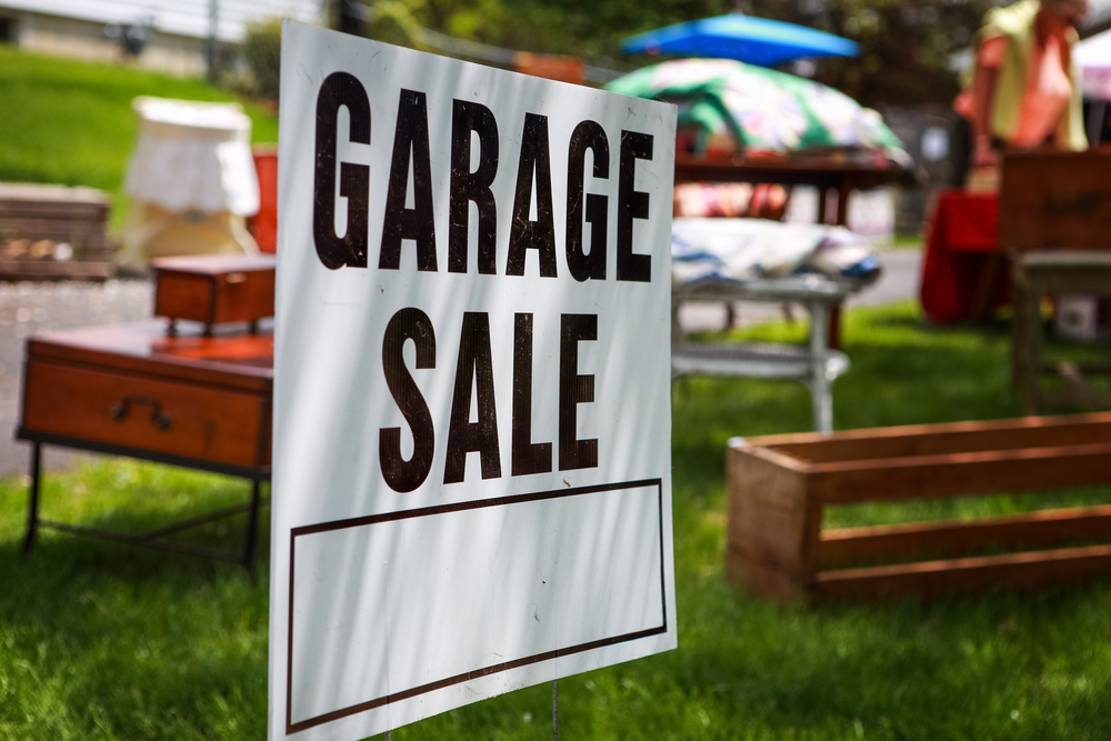 Garage sale sign