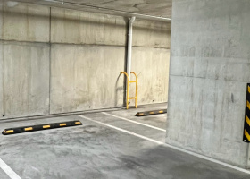Great indoor parking space close to the CBD.jpg