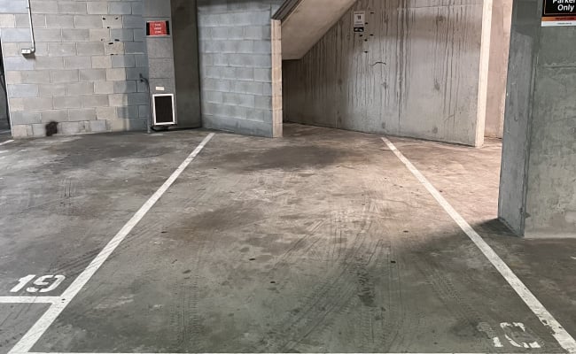 Car-Park-albert-avenue-broadbeach-queensland,-109945,-550956_1789692959.3093.jpg