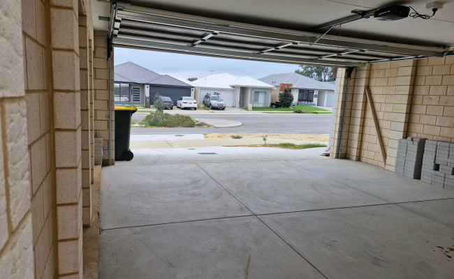 Car-Park-alverston-boulevard-haynes-western-australia,-155912,-780297_1782700297.513.jpg