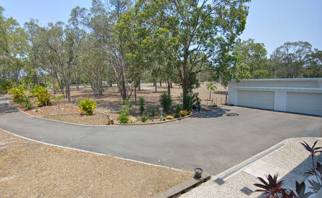 Car-Park-barranjoey-drive-sunshine-acres-qld-australia,-52699,-205490_1576979501.1104.jpg