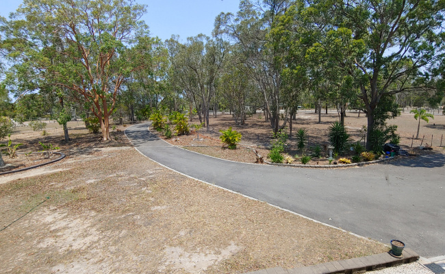 Car-Park-barranjoey-drive-sunshine-acres-qld-australia,-52699,-205490_1576979552.0791.jpg