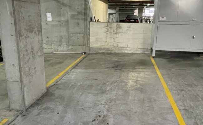 Car-Park-brisbane-street-surry-hills-new-south-wales,-99172,-477991_1739082254.8659.jpg