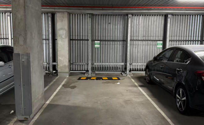 Car-Park-collins-street-docklands-victoria,-100301,-485329_1744019370.5192.jpg