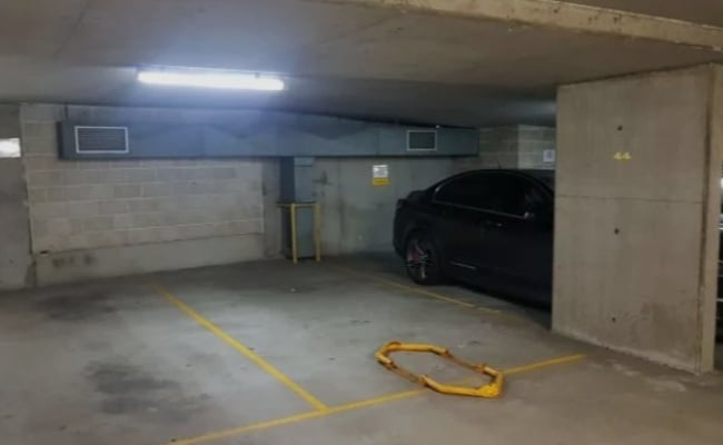 Car-Park-coogee-bay-road-coogee-new-south-wales,-108112,-534777_1781423620.0243.jpg