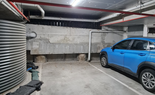 Car-Park-dryburgh-street-west-melbourne-victoria,-93870,-443221_1718068225.8577.jpg