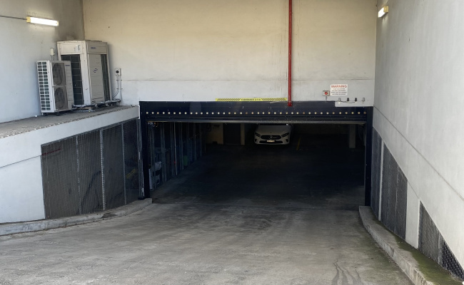 Car-Park-great-western-highway-mays-hill-new-south-wales,-108258,-535788_1782021919.0308.jpg