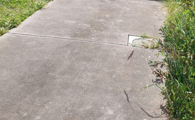 Car-Park-lakeside-drive-roxburgh-park-victoria,-81432,-362484_1674272876.1719.jpg
