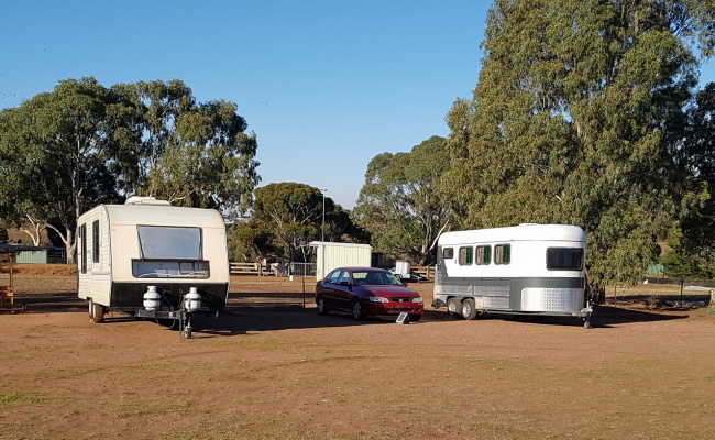 Car-Park-lark-road-exford-vic-3338-australia,-95121,-177236_1568887987.366.jpg