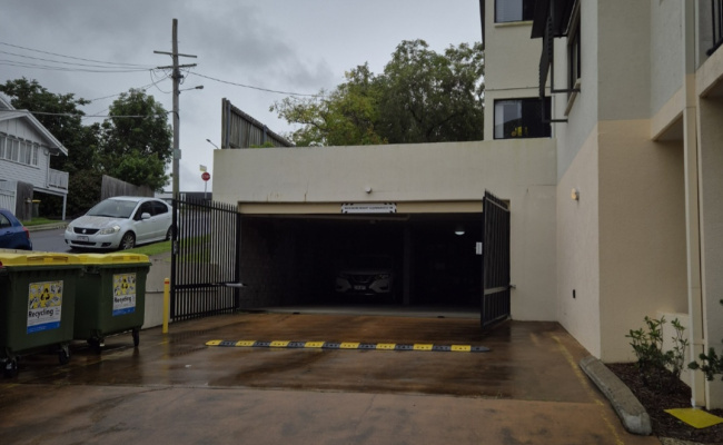 Car-Park-lytton-road-east-brisbane-queensland,-142432,-676251_1743815282.3962.jpg