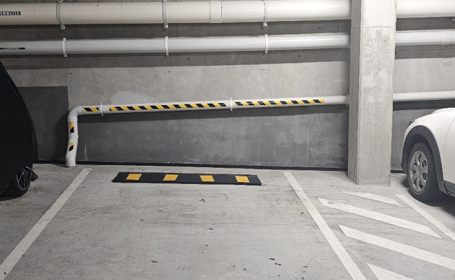 Car-Park-macarthur-avenue-hamilton-queensland,-107747,-532445_1779663544.1495.jpg