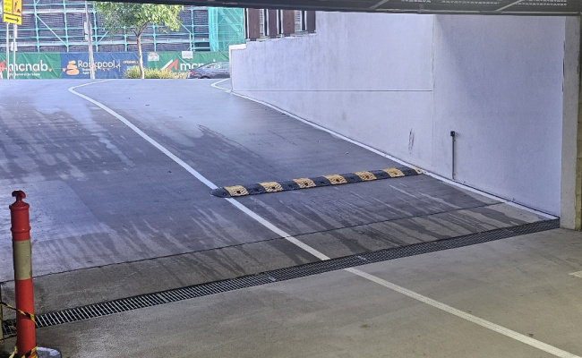 Car-Park-macarthur-avenue-hamilton-queensland,-107747,-532445_1779663552.4417.jpg