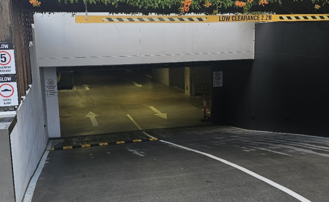 Car-Park-macarthur-avenue-hamilton-queensland,-107747,-532445_1779663559.7054.jpg