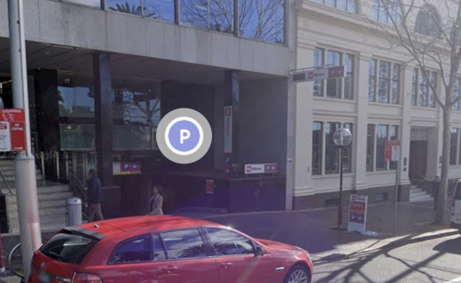 Car-Park-macquarie-street-sydney-central-business-district-new-south-wales,-96928,-461746_1728503536.5247.jpg