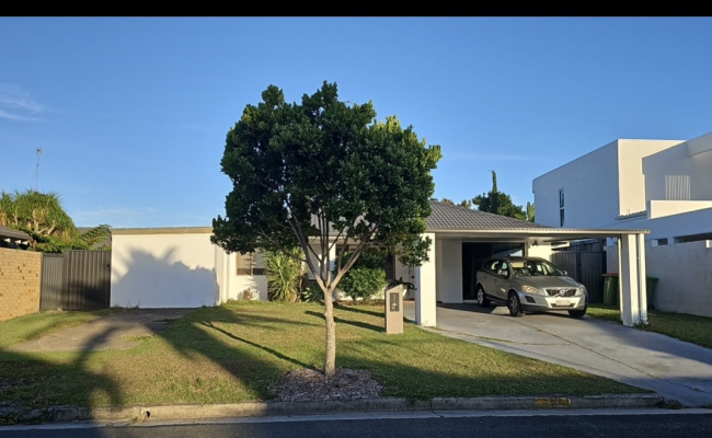 Car-Park-matipo-place-palm-beach-queensland,-107003,-527327_1775783603.6971.jpg