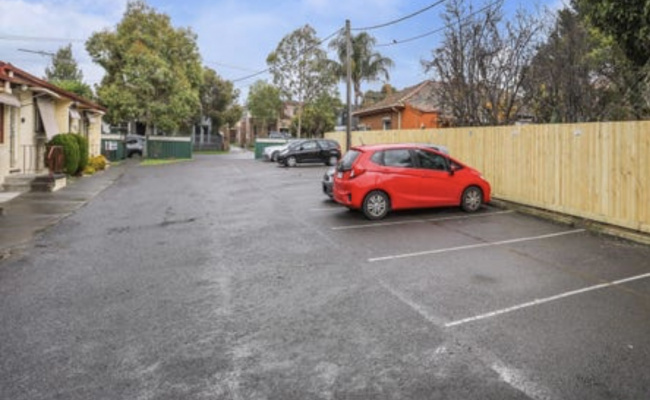 Car-Park-middle-road-maribyrnong-victoria,-101811,-495857_1752202743.6581.jpeg
