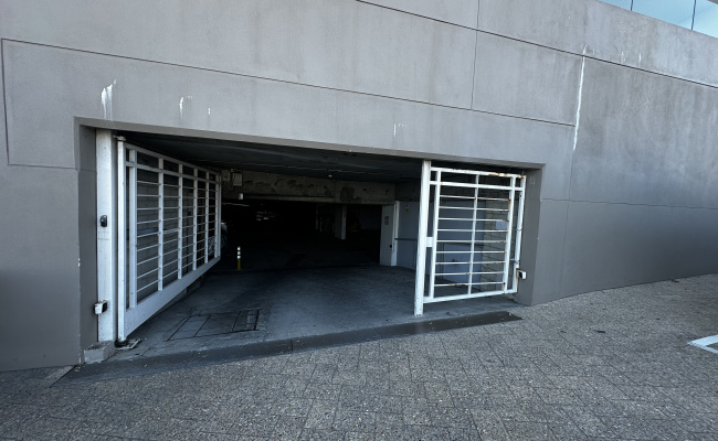 Car-Park-notts-avenue-bondi-beach-new-south-wales,-90776,-420265_1706098662.7161.jpeg