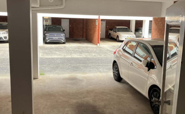 Car-Park-oxford-street-epping-new-south-wales,-108181,-535235_1781677072.6926.jpg