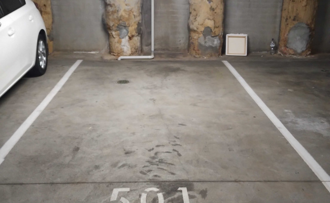 Car-Park-saint-kilda-road-melbourne-victoria,-87611,-506062_1760066601.8692.jpg