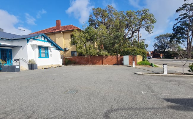 Car-Park-stirling-highway-nedlands-western-australia,-102315,-499014_1754734571.5394.jpg