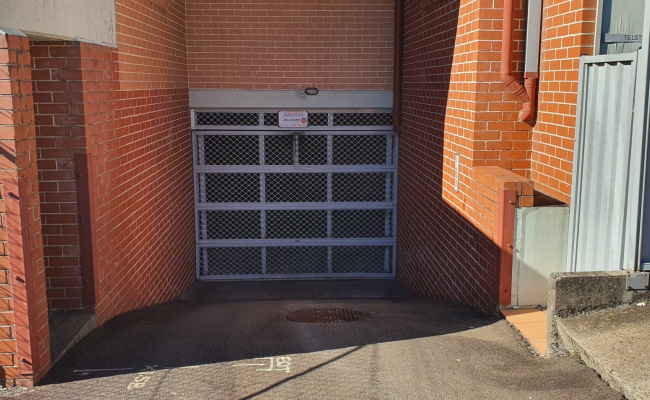 Car-Park-sydney-road-balgowlah-new-south-wales,-94641,-446345_1719555758.1094.jpg