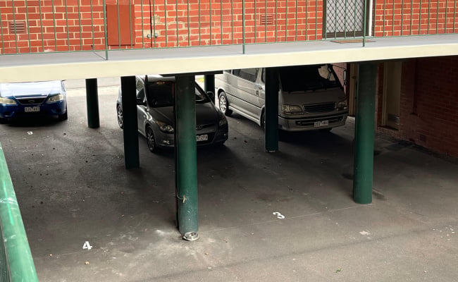 Car-Park-upton-road-windsor-victoria,-109656,-548171_1788431012.9544.jpg