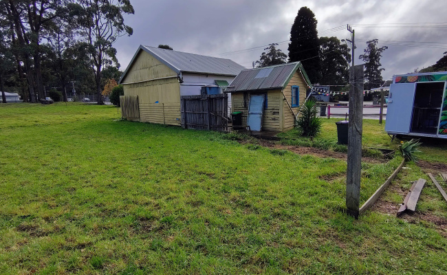 Car-Park-whittlesea-kinglake-road-kinglake-victoria,-155459,-774929_1780456916.1825.jpg