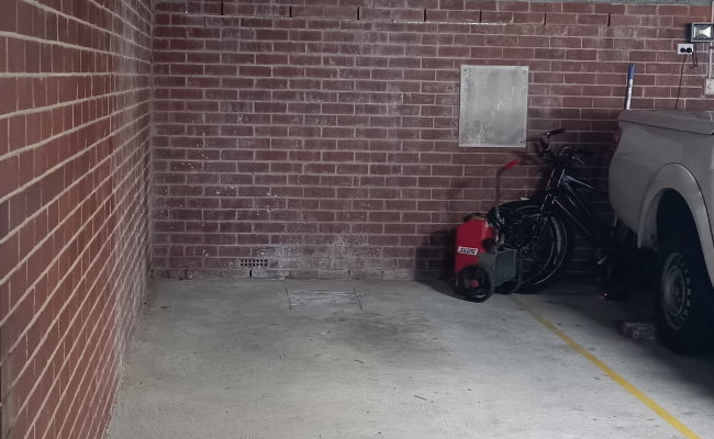 Car-Park-wingfield-avenue-crawley-western-australia,-94975,-448182_1720627033.2757.jpg