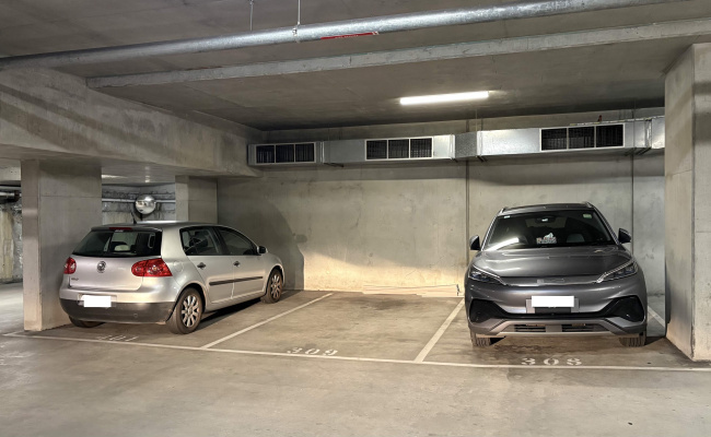 Car-Park-wreckyn-street-north-melbourne-victoria,-108205,-535406_1781756948.2591.jpg